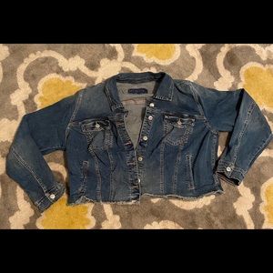 Maurices / cropped jean jacket. Medium wash.